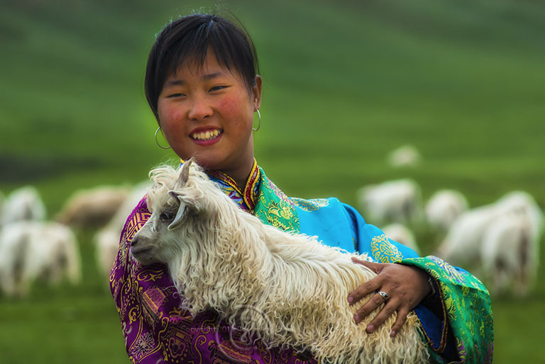 Tibet-pashmina-goat-girl-costume-smug | Travel Photographs By Rosemary ...